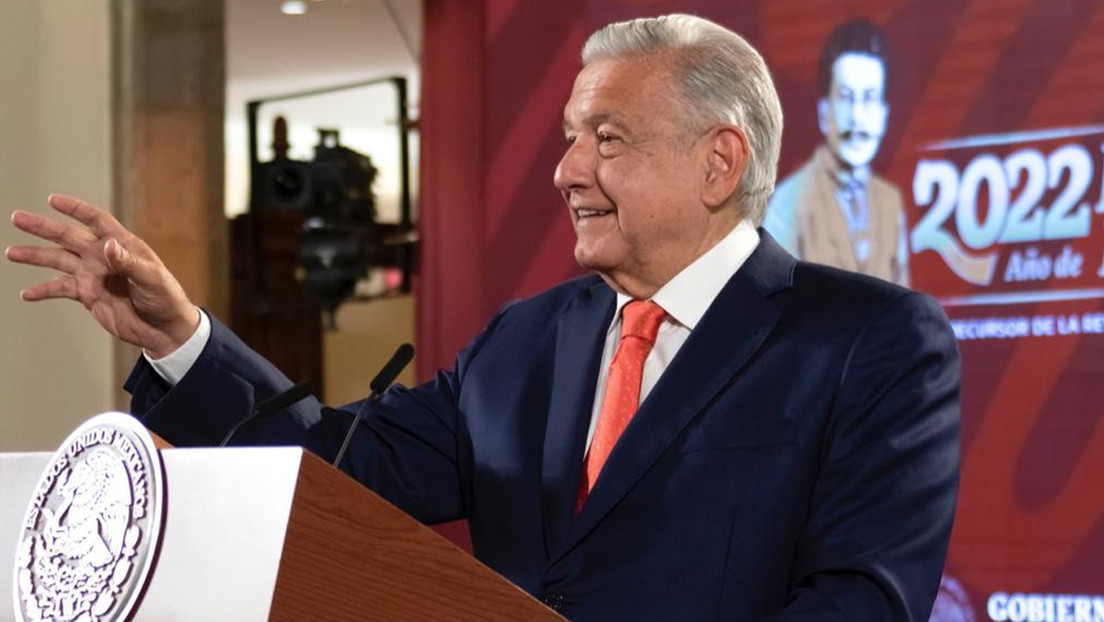 López Obrador rescata una empresa para acortar la brecha digital: "Nos comprometemos a que haya internet en todos los pueblos de México"