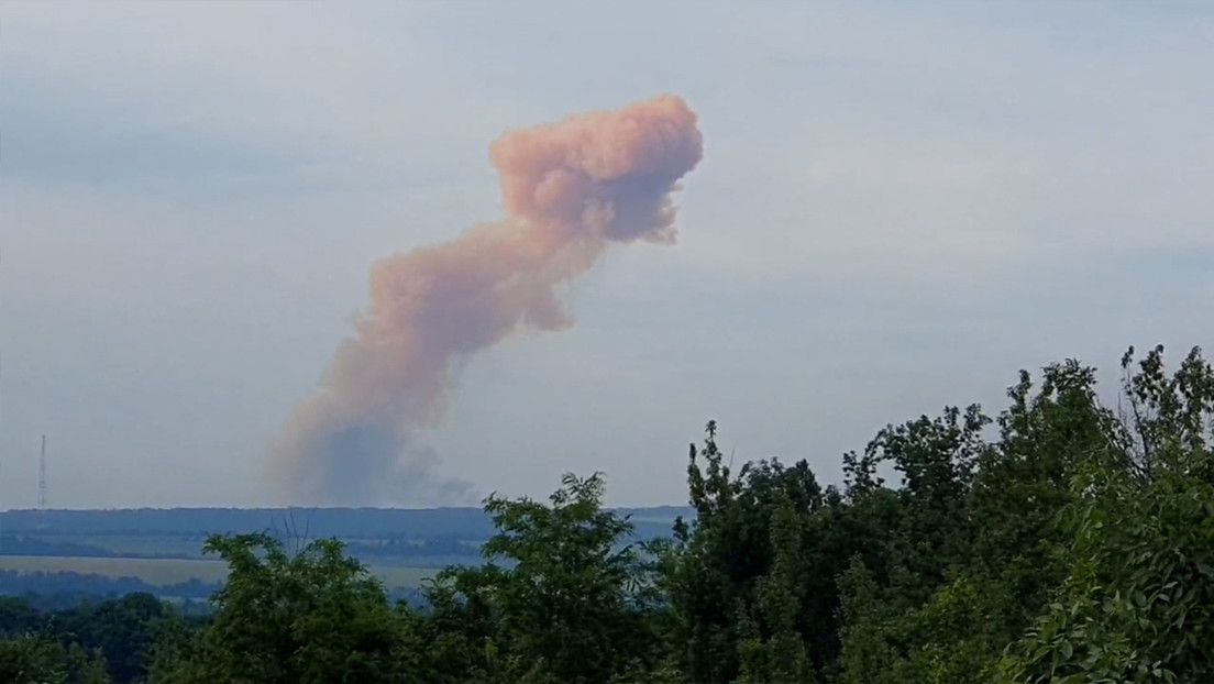 Se produce una fuerte explosión en Severodonetsk que deja visible una gran columna de humo naranja