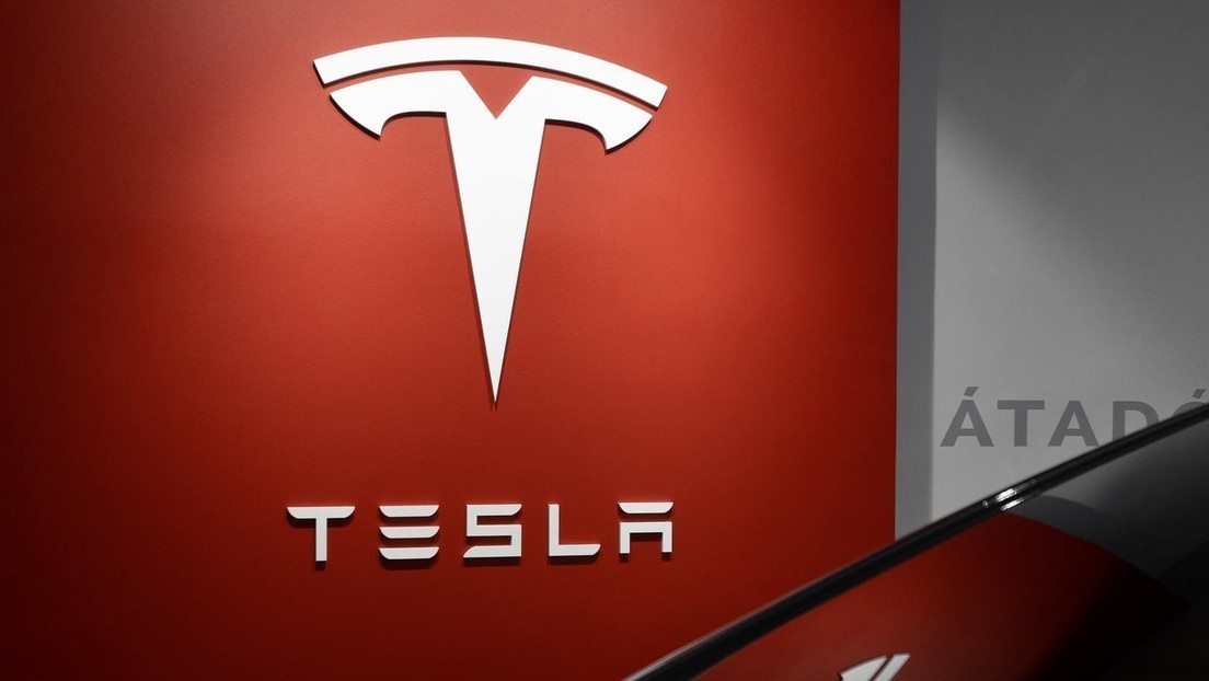 Exempleados de Tesla demandan a la empresa por "despidos masivos" sin notificación previa