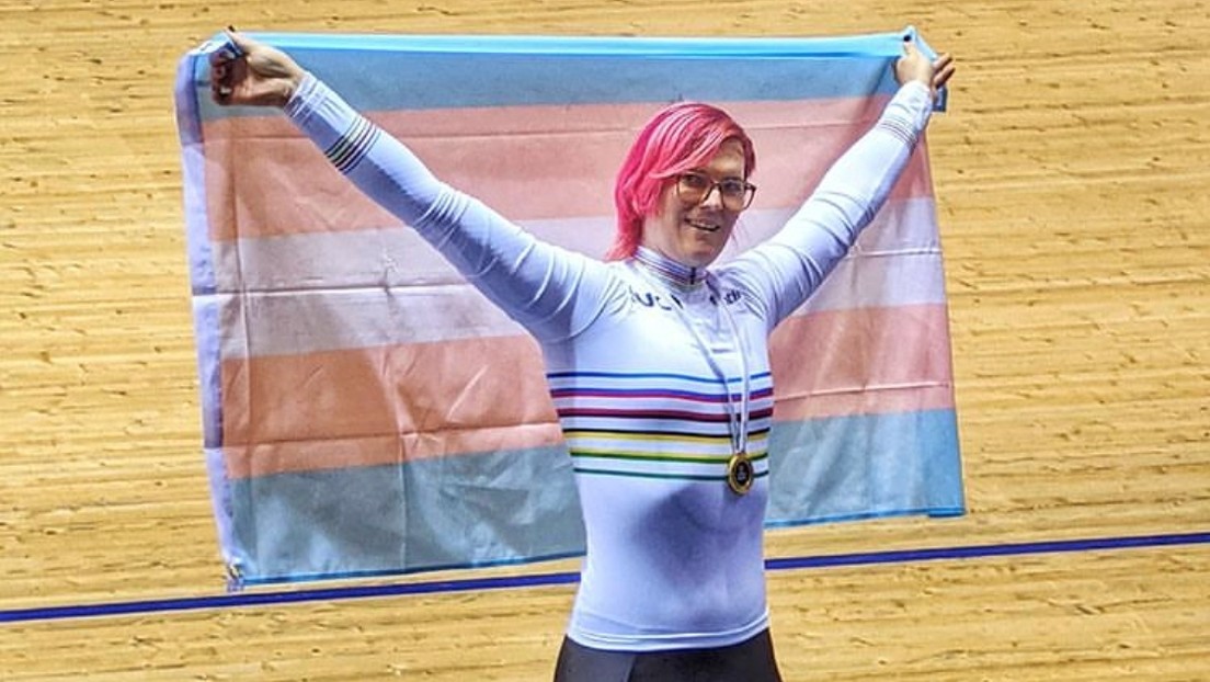 "Los políticos piden que nos asesinen": Una campeona transgénero carga contra la FINA por prohibir la competición de atletas trans con mujeres