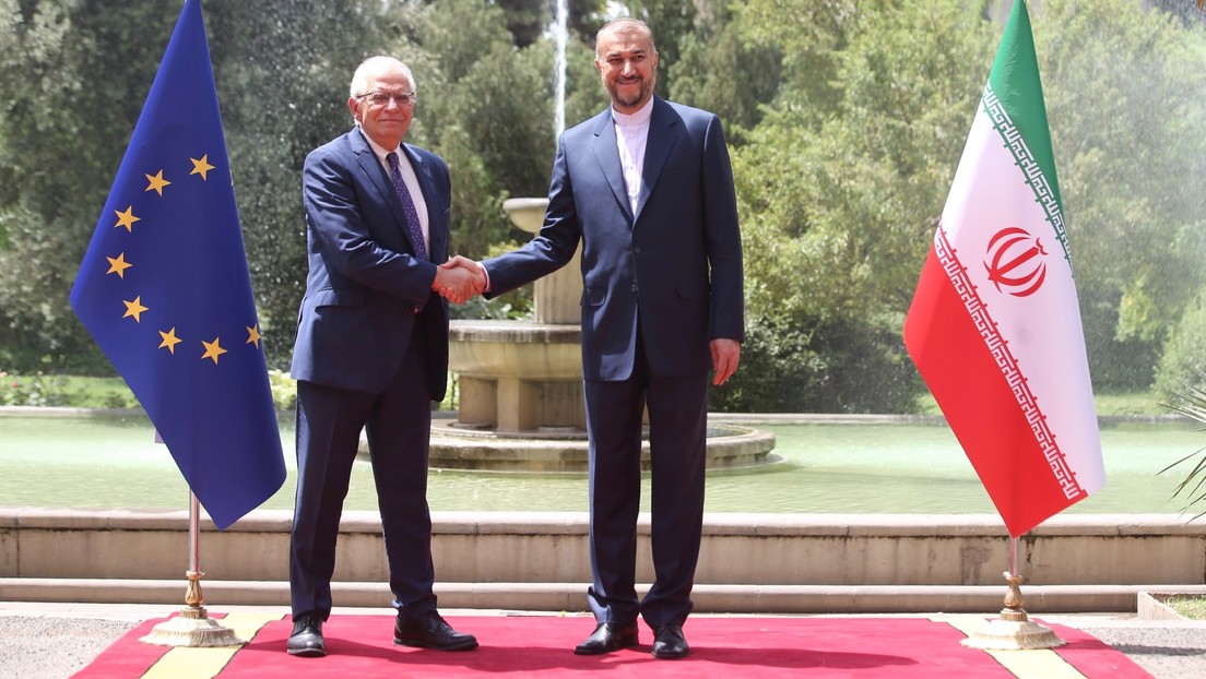 Borrell visita Teherán en busca del petróleo iraní para la Unión Europea