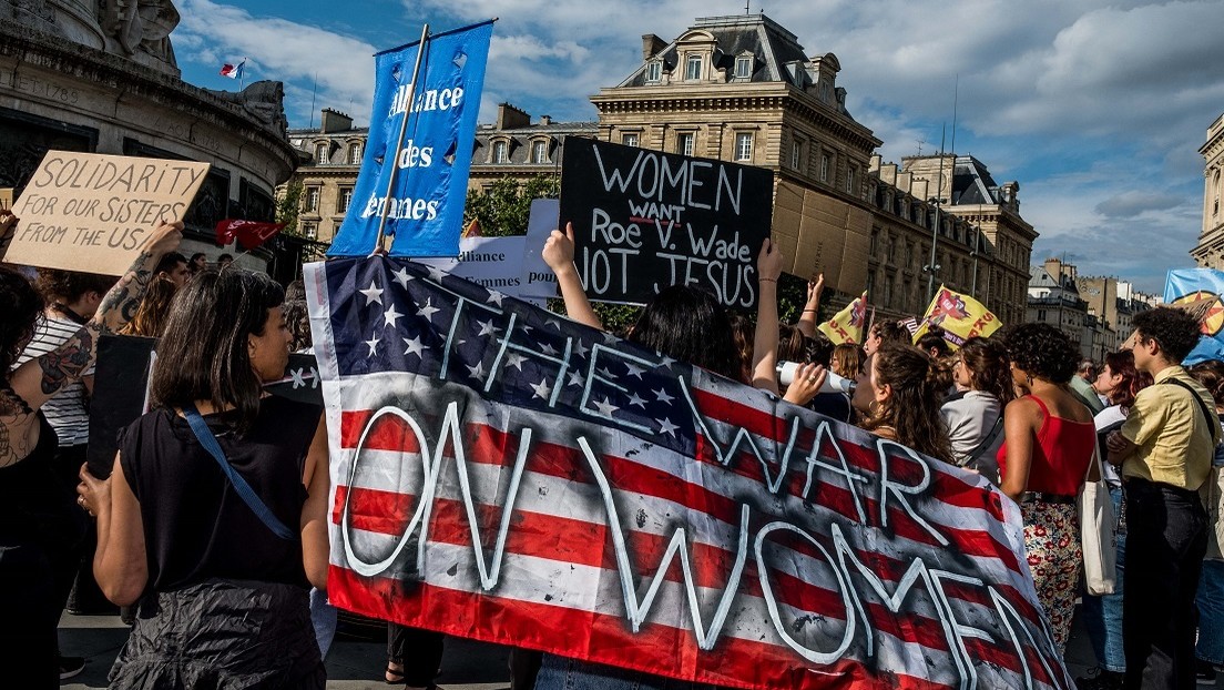 Francia podría incluir el derecho al aborto en su Constitución ante el riesgo de "retrocesos" como en EE.UU.
