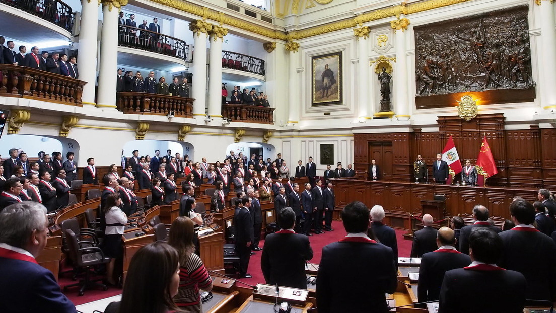 El Congreso de Perú aprueba una moción de censura contra el ministro del Interior, Dimitri Senmache