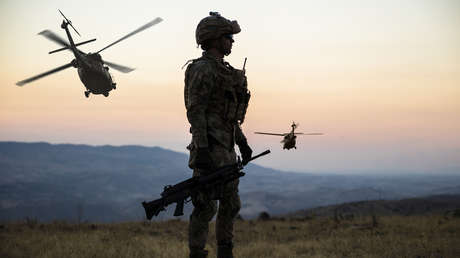 Hürriyet: Turquía mantendrá su operación militar en Siria fuera de una zona de presencia rusa