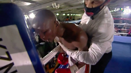 Muere tras no superar el coma el boxeador que perdió la orientación durante su combate y peleó contra un 'rival fantasma'