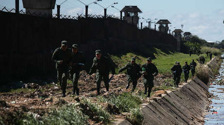 Dos reos peligrosos se fugan de una cárcel de Bolivia usando telas y cuerdas con nudos