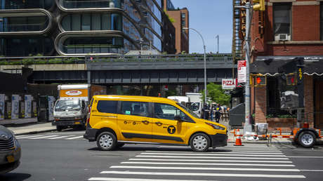Al menos 4 heridos después de que un taxi atropellara a un grupo de peatones en Nueva York (VIDEO)