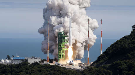Corea del Sur lanza con éxito su cohete espacial de construcción nacional (VIDEO)