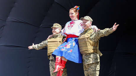 "La mujer no es un ser humano sino un objeto sexual": Asesor presidencial ucraniano revela la situación de las mujeres en el Ejército de su país