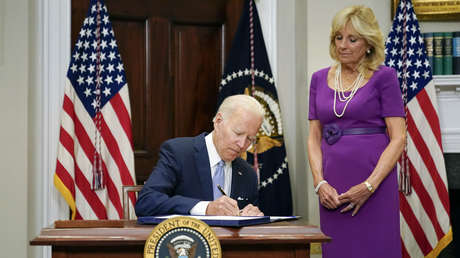 "Podemos llegar a un acuerdo sobre armas": Biden convierte en ley la histórica reforma bipartidista