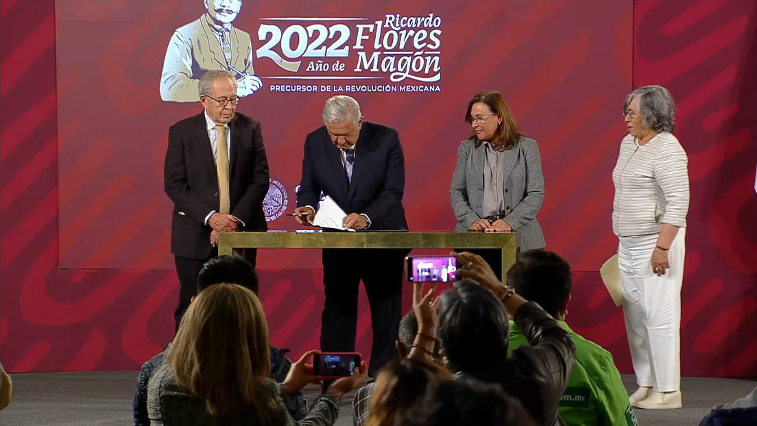 Daños a la salud y poco ahorro energético: López Obrador envía al Congreso la iniciativa para eliminar el horario de verano