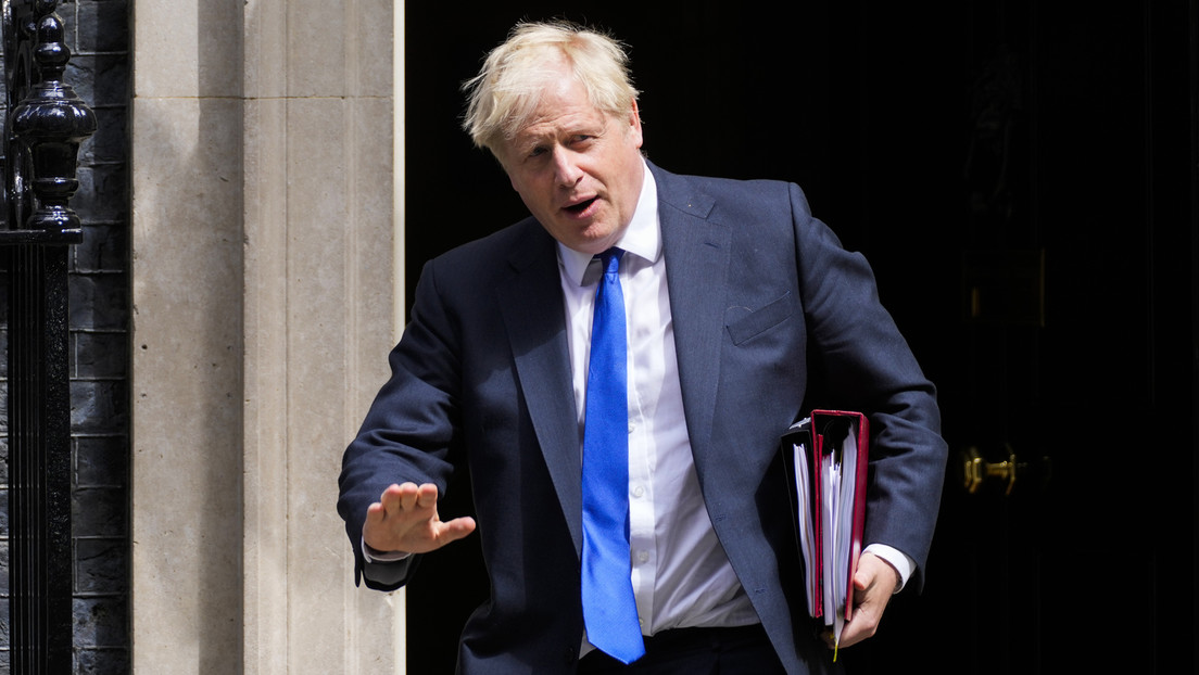 "Los tiempos son duros": Johnson aduce la crisis en Reino Unido para defender su negativa a dimitir