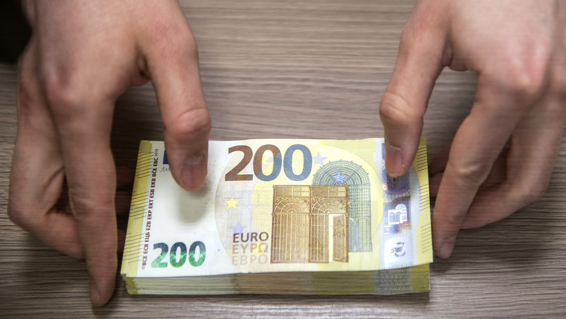 El presidente del banco central de Polonia asegura que uno de sus vecinos presiona a su país para que se una la eurozona