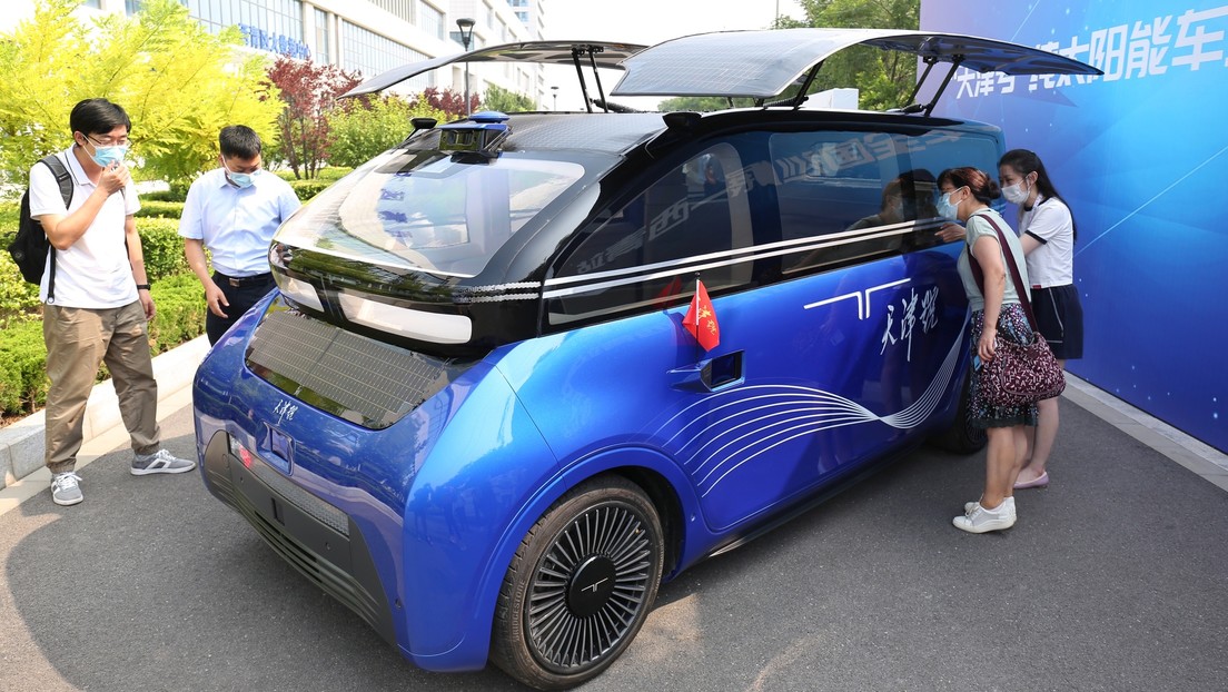China presenta su primer coche alimentado completamente con energía solar y con un muy alto nivel de automatización