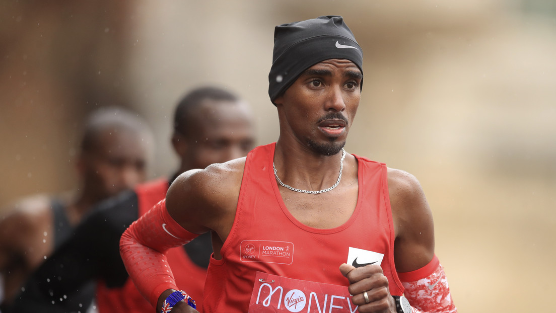 El corredor y cuatro veces medallista olímpico Mo Farah revela que fue traficado al Reino Unido de niño y obligado a trabajar como sirviente