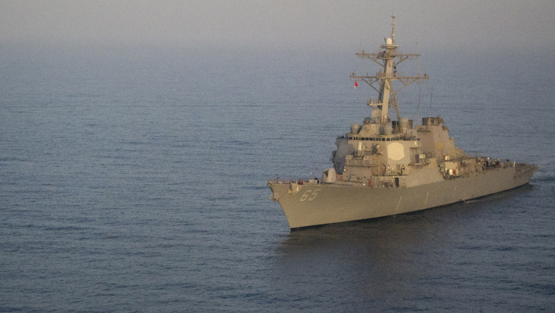 China "expulsa" el destructor de misiles guiados de EE.UU. USS Benfold que ingresó en aguas de las disputadas islas Paracelso