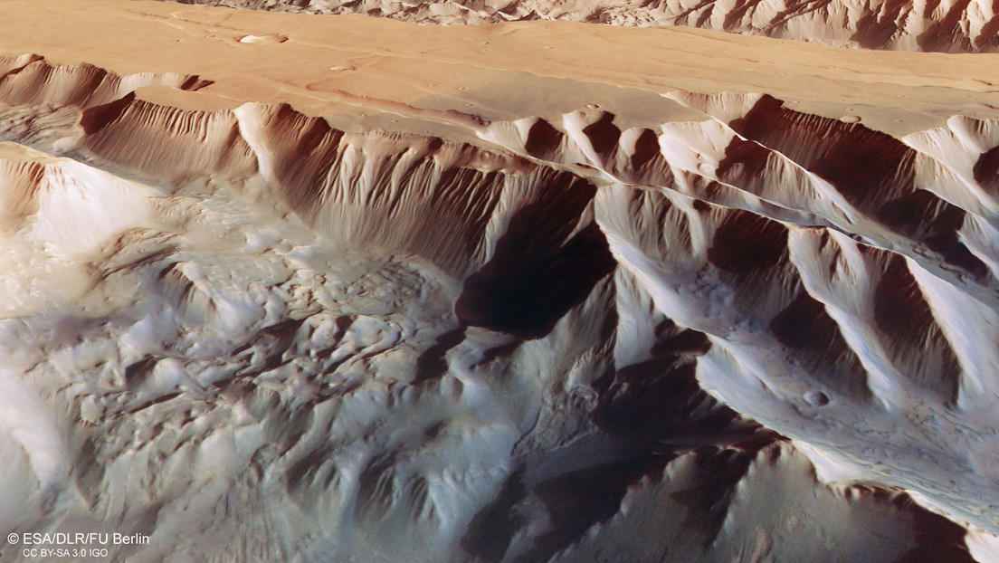 Mars Express captura espectaculares imágenes de los cañones más grandes del sistema solar