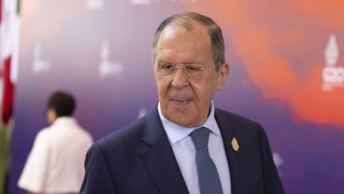 Moscú: "Los diplomáticos estadounidenses corren de casa a casa en varios países y ruegan no fotografiarse con Lavrov"