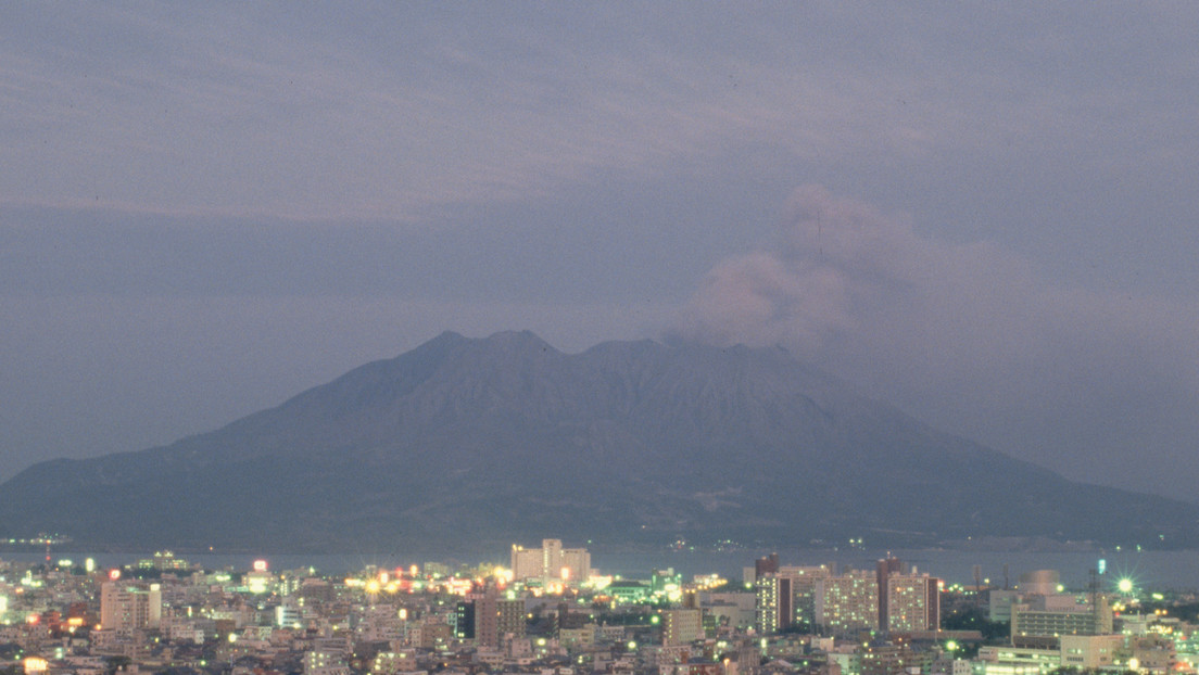 Alerta máxima en Japón por la erupción del volcán Sakurajima, en el oeste del país (VIDEOS, FOTO)