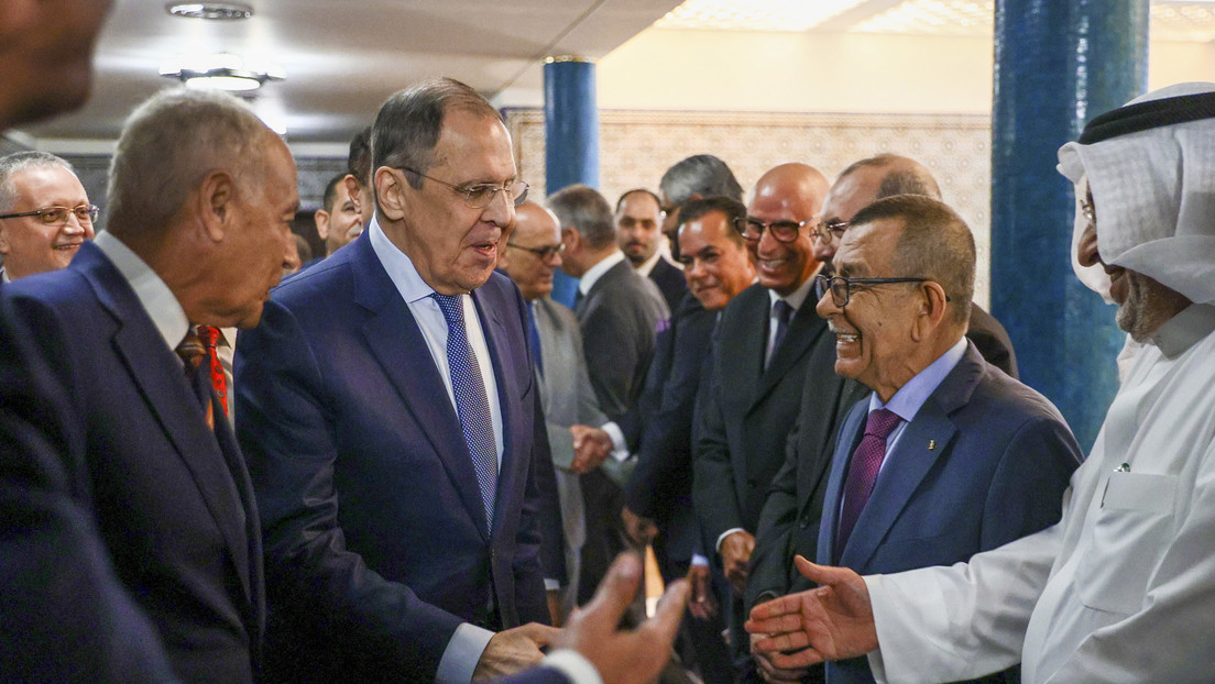Lavrov habla sobre los intentos de Occidente de prohibir a otros países fotografiarse con él y otros oficiales de Rusia