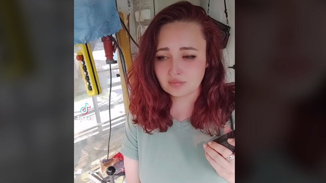VIDEO: Una 'tiktoker' rusa muere mientras operaba una grúa pórtico que fue arrasada por una potente ráfaga de viento