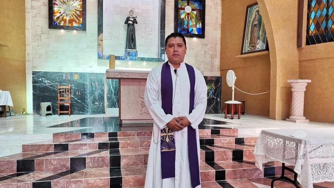 Atacan a balazos a un sacerdote mexicano que conducía su automóvil en Guerrero