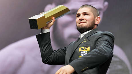 El excampeón invicto ruso Khabib Nurmagomédov ingresa al Salón de la Fama de la UFC