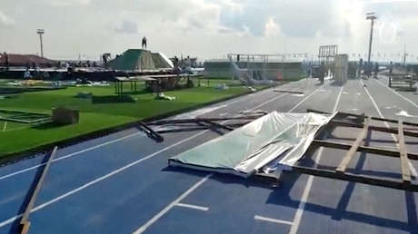 Fuertes vientos dejan al menos 18 heridos tras derribar estructuras deportivas en el Lejano Oriente de Rusia (VIDEO)