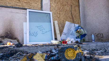 Un adolescente muere en un incendio tras lanzar la policía granadas "irritantes" dentro de una casa para atrapar un prófugo en EE.UU.