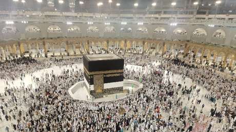 Arrestan a un ciudadano saudita por supuestamente ayudar a un periodista no musulmán a colarse en La Meca