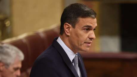 Pedro Sánchez afirma que prohibirá a grandes eléctricas y bancos trasladar los costes de dos nuevos impuestos a los ciudadanos