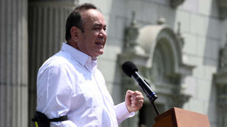 Atacan a balazos a la comitiva del presidente de Guatemala, Alejandro Giammattei