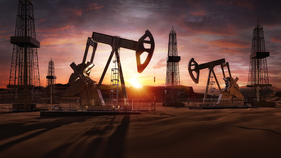 Bloomberg: La economía saudita crece a un ritmo récord gracias al aumento de precios del petróleo