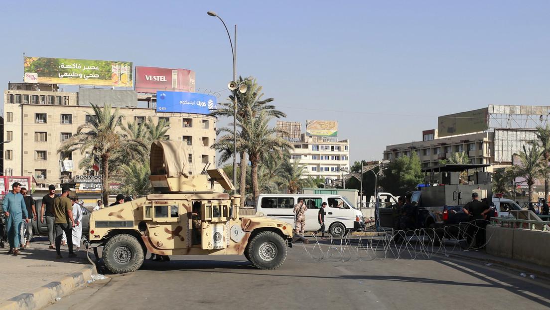 Despliegan vehículos militares en Bagdad ante masivas protestas: puntos clave de la lucha de poderes iraquí
