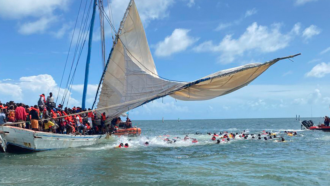 Detienen a más de 300 migrantes haitianos tras quedar varados en un velero cerca de la costa de Florida