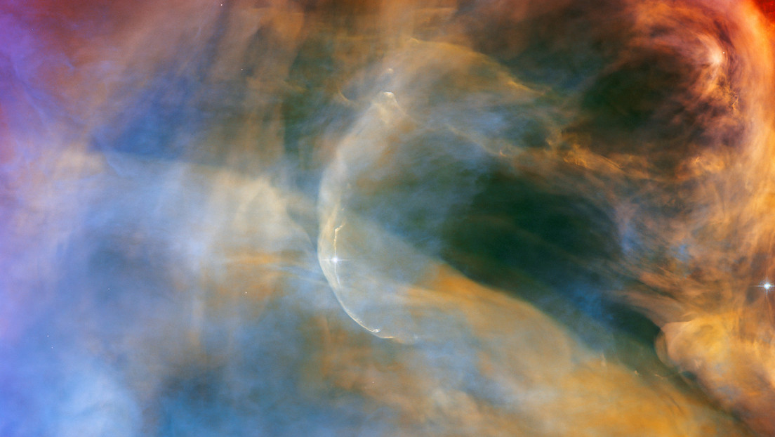 El Hubble capta una estrella recién nacida expulsando chorros luminosos de gas