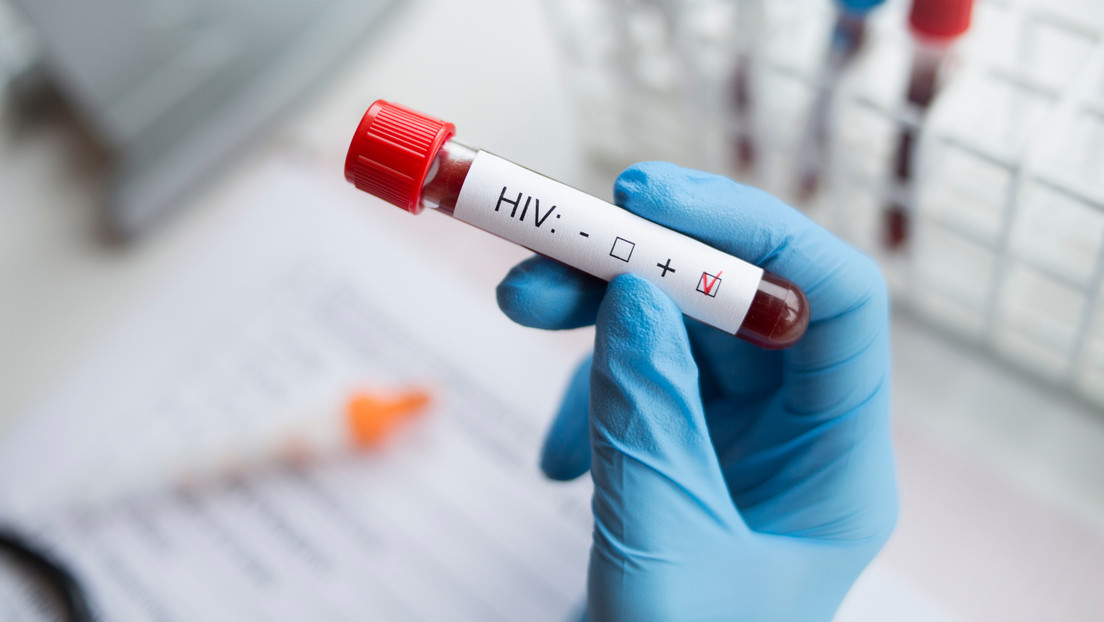 Una adolescente se inyecta sangre de su pareja VIH positivo para poner a prueba su amor