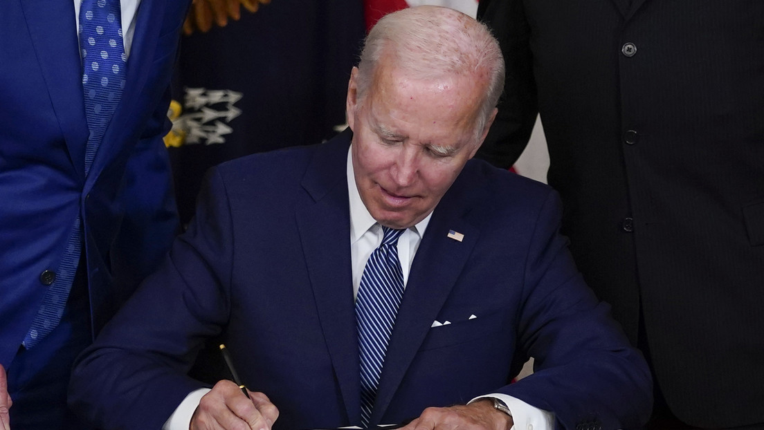 Biden firma la Ley de Reducción de la Inflación