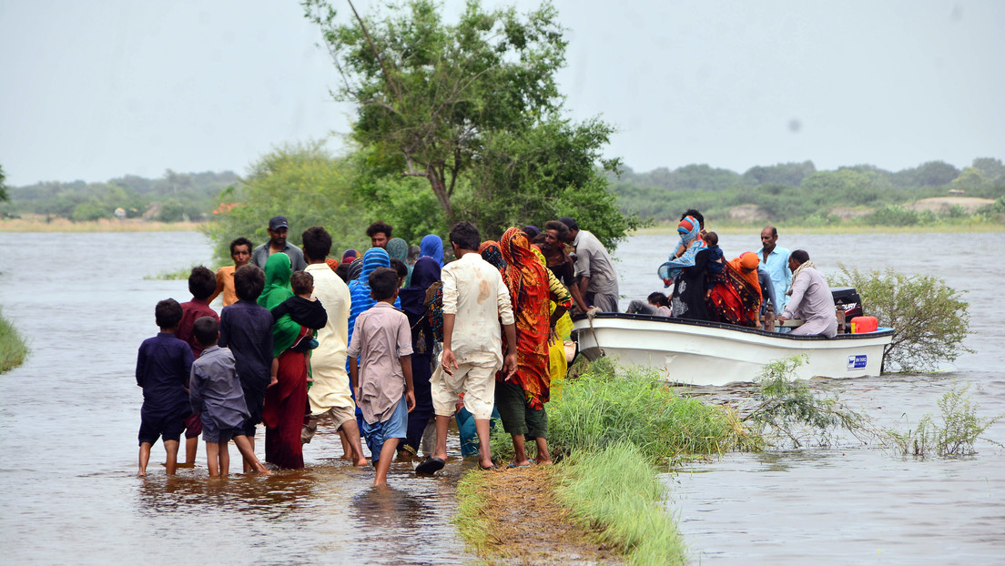 Más de 30 millones de afectados y 1.000 muertos: Pakistán lanza un SOS al mundo en medio de devastadoras inundaciones