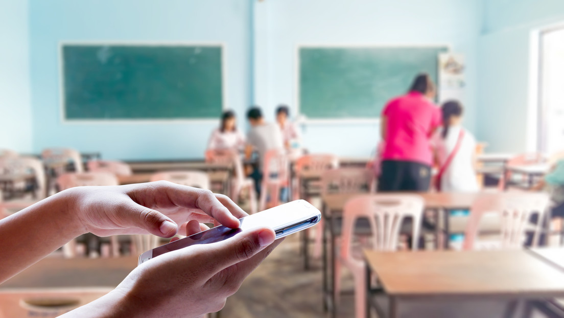 A la escuela sin móvil: prohíben en Rusia el uso de teléfonos durante las clases
