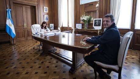 Nuevo equipo y cambio de ánimo: las claves de la asunción de Sergio Massa como "superministro" en Argentina (y la obligada lectura electoral)
