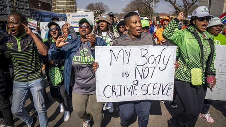 Arrestan a más de 80 sospechosos después de violación en banda de 8 modelos durante rodaje de un video musical en Sudáfrica