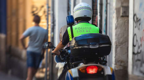 Arrestan a tres hombres por robar a una joven usando la técnica del 'mataleón' en España