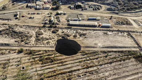 Advierten que la zona que rodea el gran sumidero en Chile podría derrumbarse