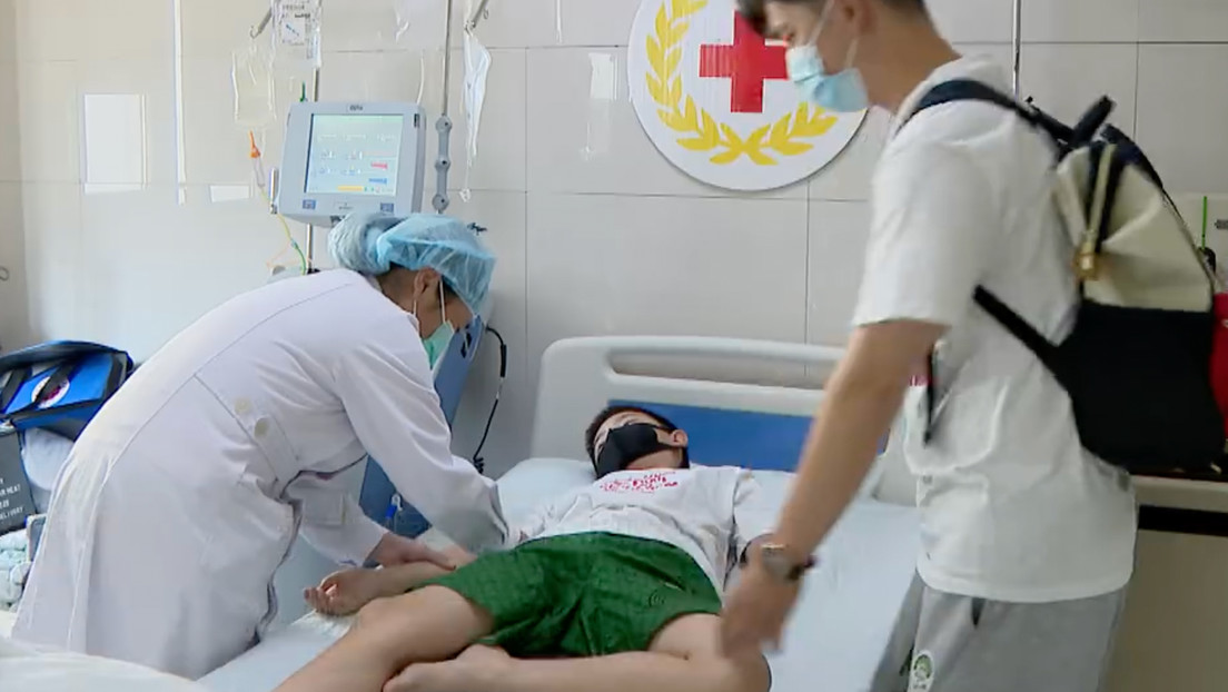 Niño chino dona 30 viales de sangre y se somete a un trasplante de médula ósea para salvar a su madre con leucemia