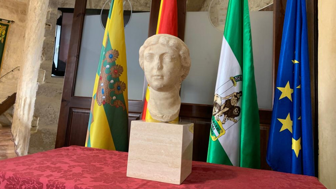 FOTOS: Restituyen un busto romano del siglo I robado en España