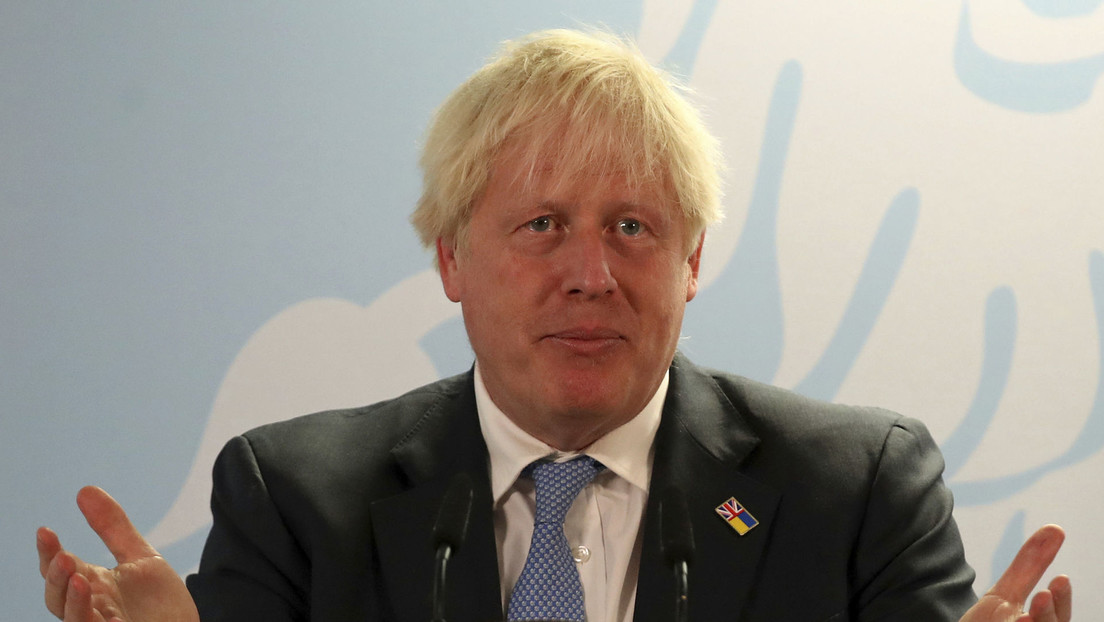 Boris Johnson aconseja a los británicos comprar una tetera nueva para enfrentar la crisis energética
