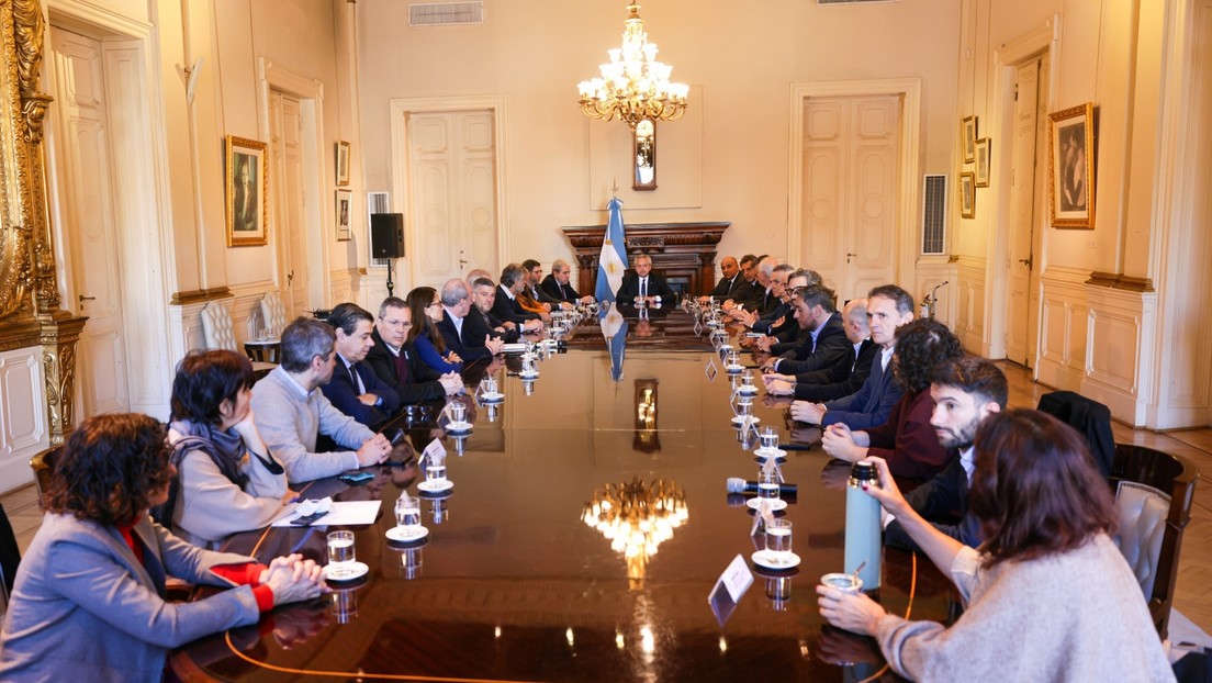 El Gobierno de Argentina llama a la movilización "en defensa de la democracia y en solidaridad con la vicepresidenta"