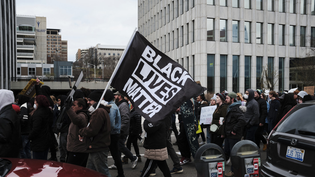 Demandan a la fundación de Black Lives Matter por malversación de fondos