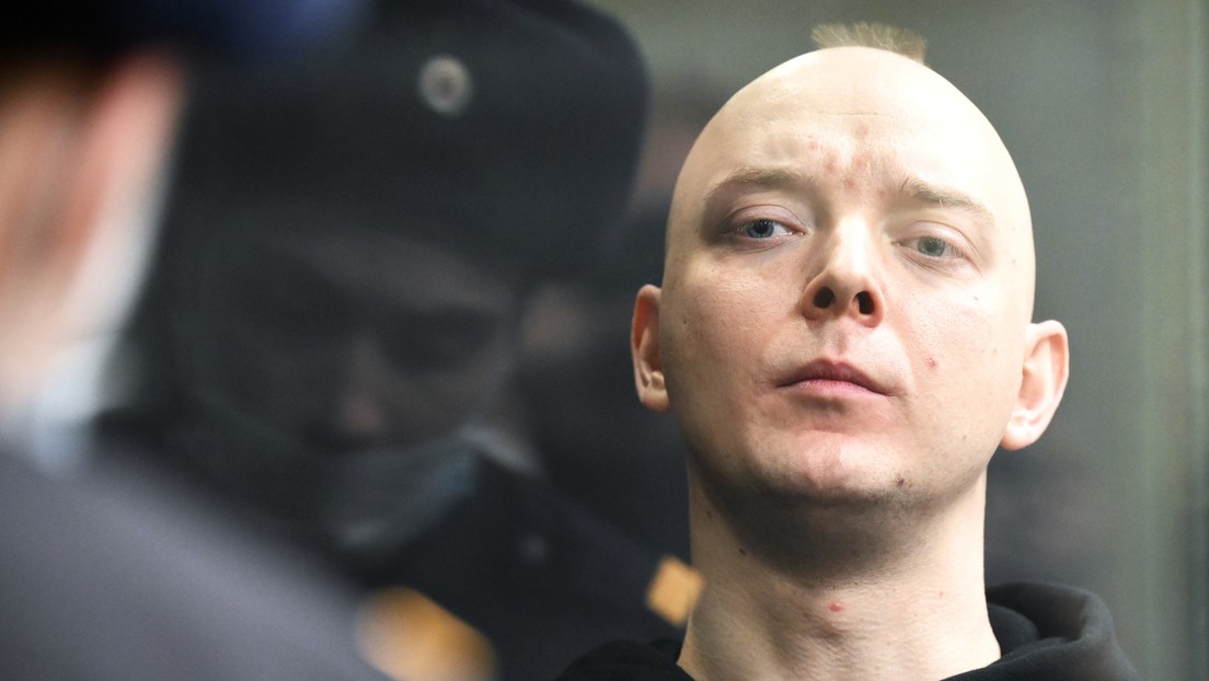 Condenan a 22 años de cárcel a un experiodista ruso acusado de alta traición